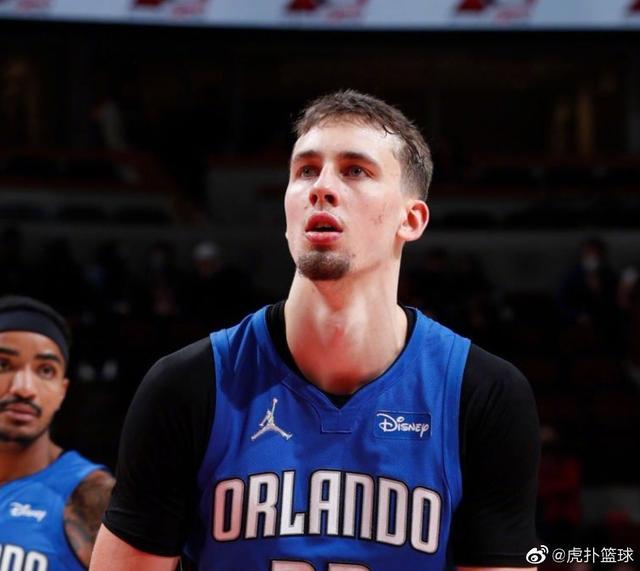 带球入场的 带球入场的